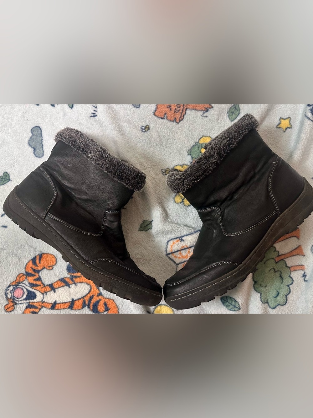 Khombu Black Winter Boots with Gray Faux-Fur Cuff